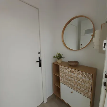 T2 Vu Renove Entierement アパート *